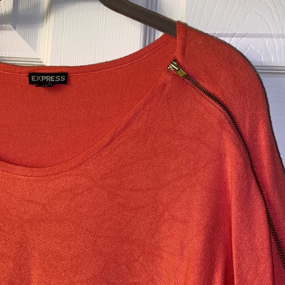 Express sweater - Picture 3 of 9